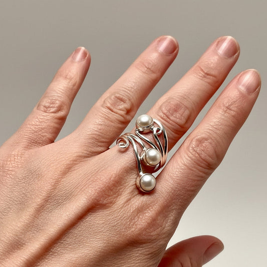 Freshwater Pearl & 925 Sterling Silver Ring - Size 9